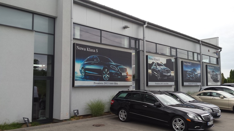 Obiekt użyteczności publicznej - Mercedes 13